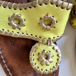 Jack Rogers size 6 yellow sandals with gold trim